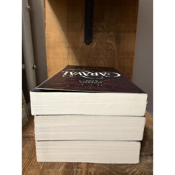 Caravel Series (Book‎ 1-3) (Paperback) By Stephanie Garber - Picture 5 of 11